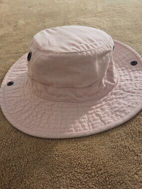 Tilley T3 Small Safari Hat Fringe  Wanderer Stone UPF 50+ Beige MSRP$110 One summer hat that can be worn two ways floral wreath and a  main image 3